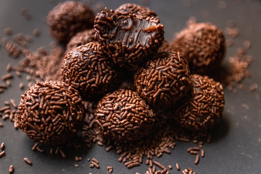 Brigadeiro Cremoso: A Receita Caseira que Encanta Paladares!